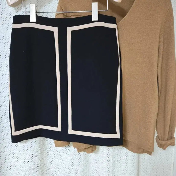 [SOLD OUT] 미샤 블랙 배색 미니스커트
