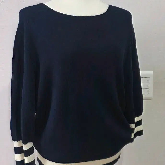 [BUNJANG] Lanvin Navy Knitwear / 랑방 컬렉션  브랜드의 네이비 컬러 니트워어