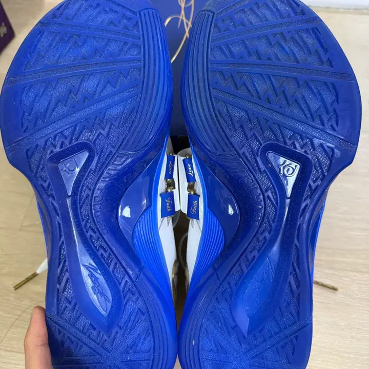 [BUNJANG] KD 4 Real MVP Sneakers / Kd 4 real MVP 260