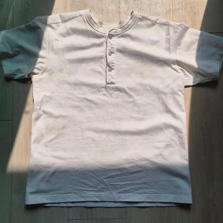 [SOLD OUT] (L) 브론슨 반팔 헨리넥 화이트 판매합니다