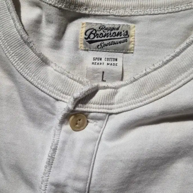 [SOLD OUT] (L) 브론슨 반팔 헨리넥 화이트 판매합니다