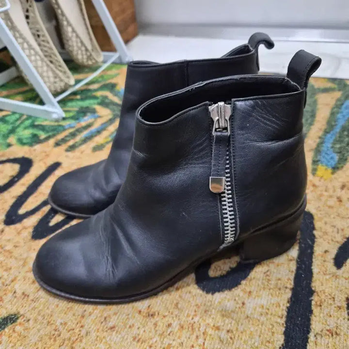 [BUNJANG] Karen White Black Leather Ankle Boots / 카렌화이트 블랙 가죽 앵클 부츠