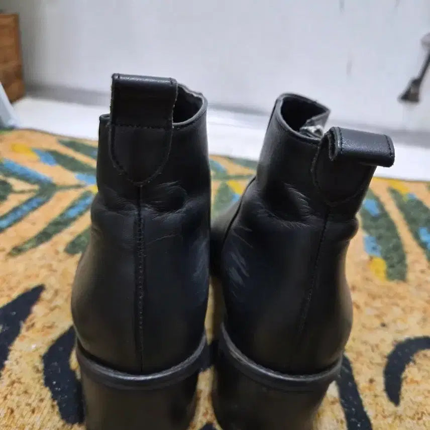 [BUNJANG] Karen White Black Leather Ankle Boots / 카렌화이트 블랙 가죽 앵클 부츠