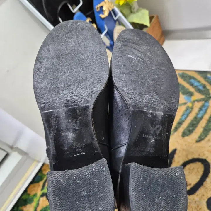 [BUNJANG] Karen White Black Leather Ankle Boots / 카렌화이트 블랙 가죽 앵클 부츠