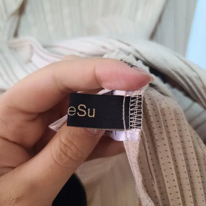 [BUNJANG] Beige Pleated Cardigan / 베이지 플리츠 가디건