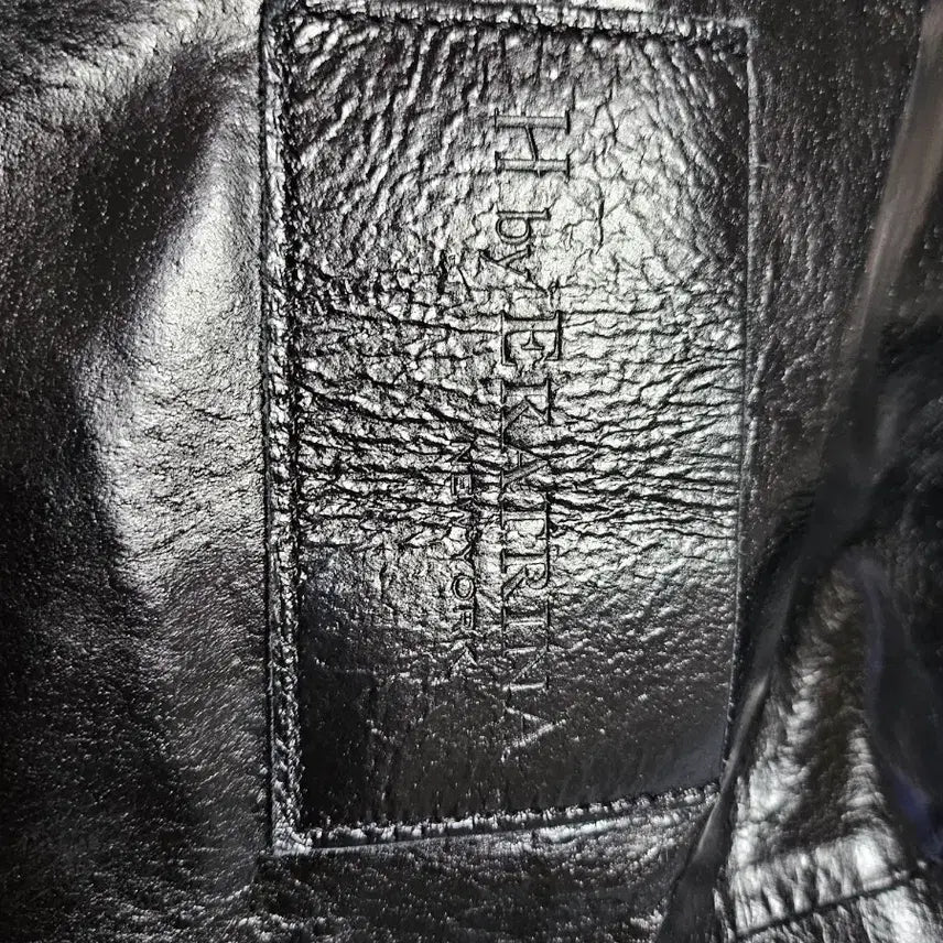 [BUNJANG] Claprina Black Leather Shoulder Bag / H by EKATRINA블랙 가죽 숄더백(시착만)