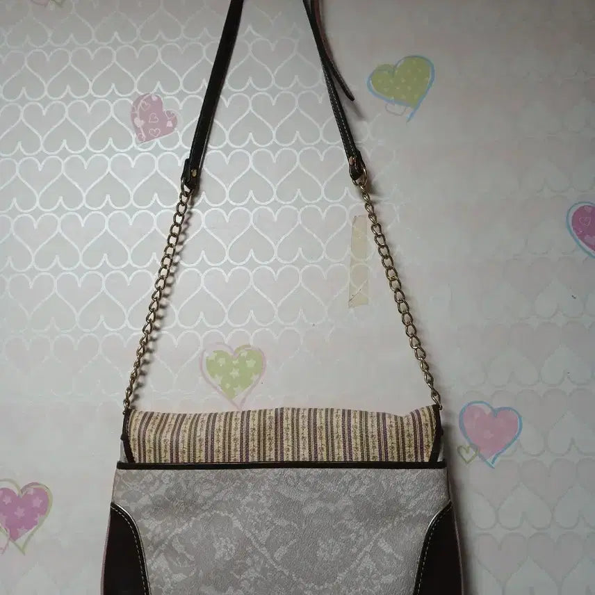 [BUNJANG] Illustrated Printing Chain Shoulder Bag / 일러스트 프린팅 체인 숄더백