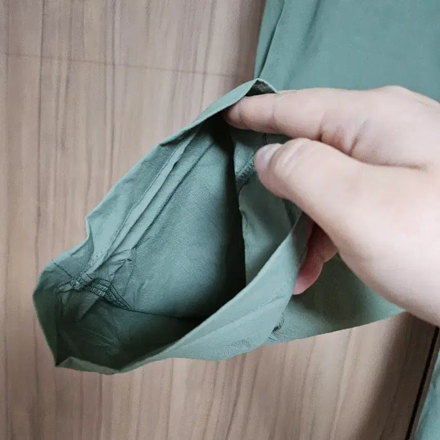 [BUNJANG] Siero Khaki Slacks Pants / (텍달린새옷)siero카키색 바스락바지 허리밴딩 바지95