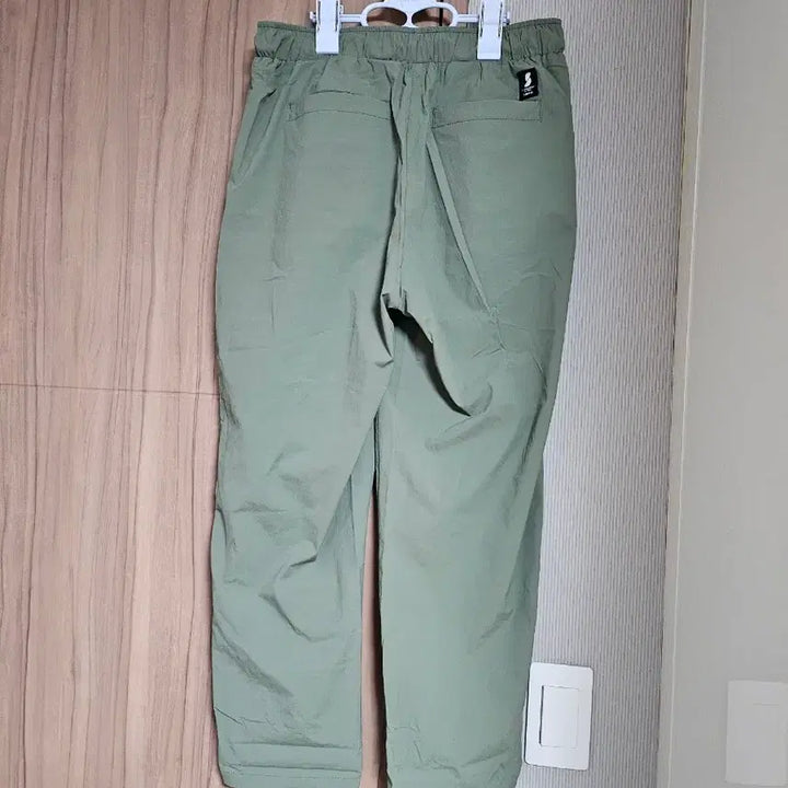 [BUNJANG] Siero Khaki Slacks Pants / (텍달린새옷)siero카키색 바스락바지 허리밴딩 바지95