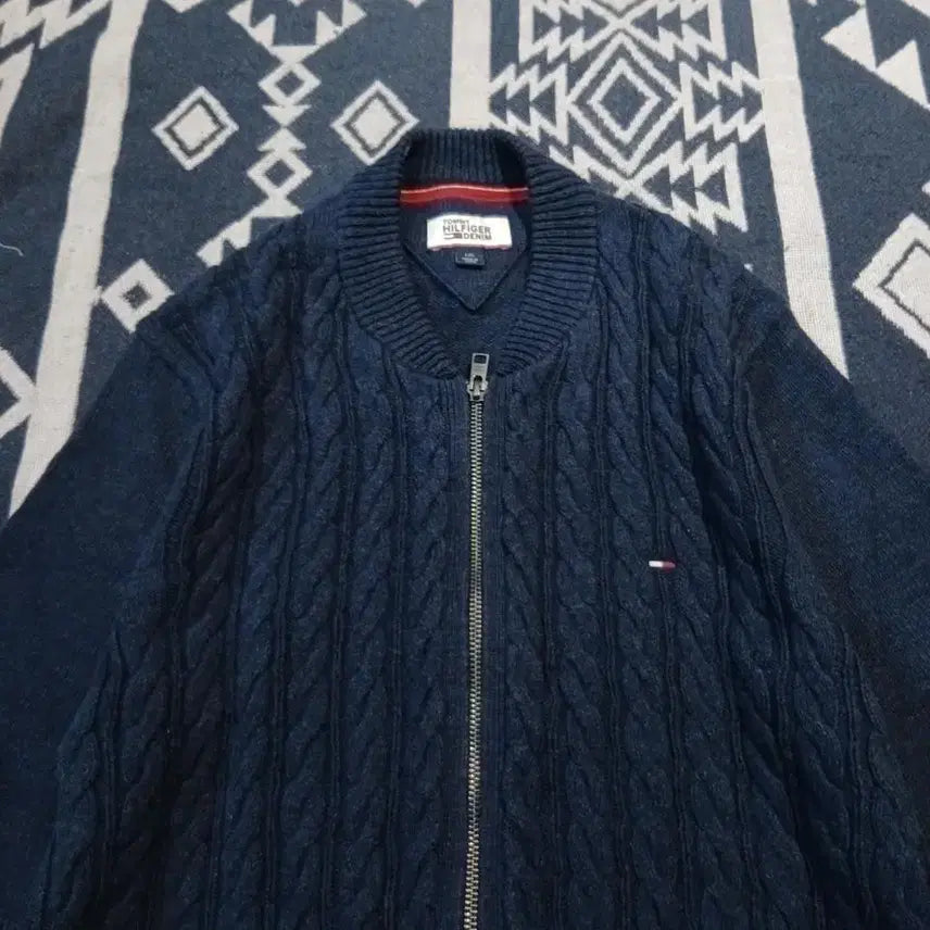 [BUNJANG] Tommy Hilfiger Cable Knit Cotton Zip-Up Cardigan / 타미힐피거 네이비 타미로고 케이블 꽈배기 패턴 코튼 니트집업 가디건 L