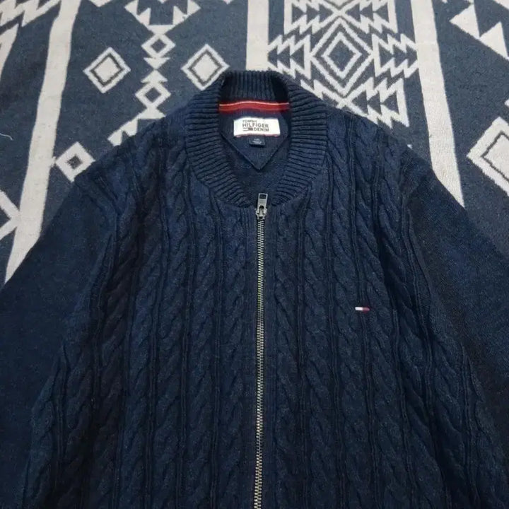 [BUNJANG] Tommy Hilfiger Cable Knit Cotton Zip-Up Cardigan / 타미힐피거 네이비 타미로고 케이블 꽈배기 패턴 코튼 니트집업 가디건 L