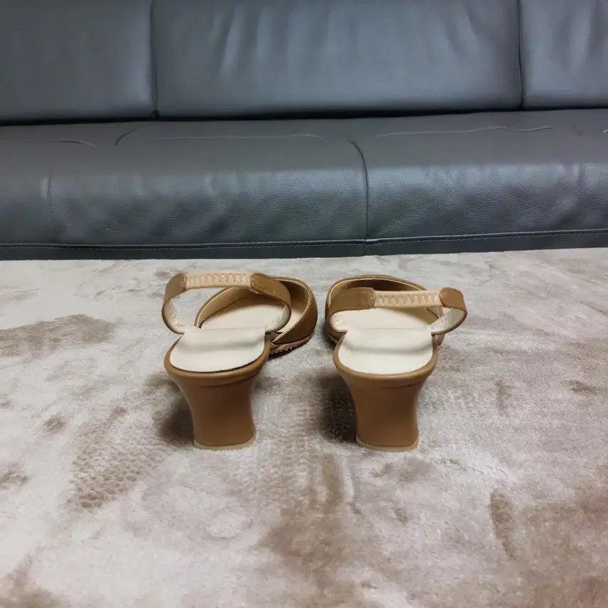 [BUNJANG] Elroju Pumps Heels (Size 235) / (235)엘로주 펌프스 힐