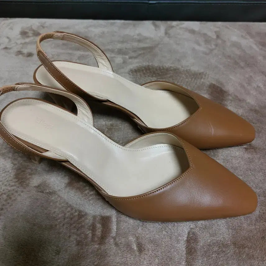 [BUNJANG] Elroju Pumps Heels (Size 235) / (235)엘로주 펌프스 힐