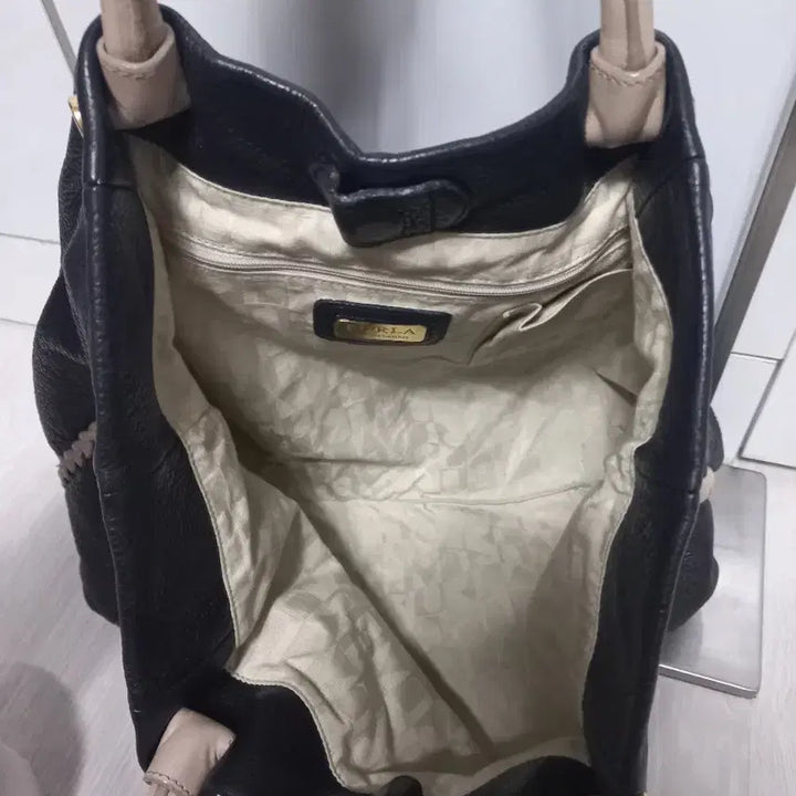[BUNJANG] Furla Leather Tote Bag - Black / 훌라 가죽 토트백.블랙