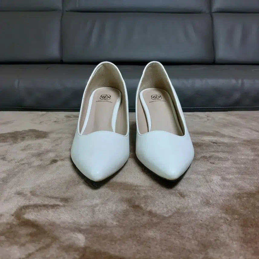 [BUNJANG] Pink Elephant White Heels / (240)분홍코끼리 구두