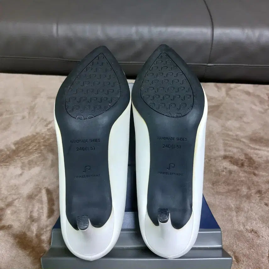 [BUNJANG] Pink Elephant White Heels / (240)분홍코끼리 구두