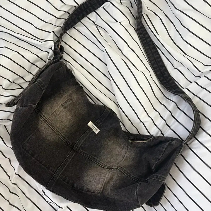 [BUNJANG] Helene Paris Washed Denim Crossbody Bag / 헬레네파리스 워시드 데님 크로스백