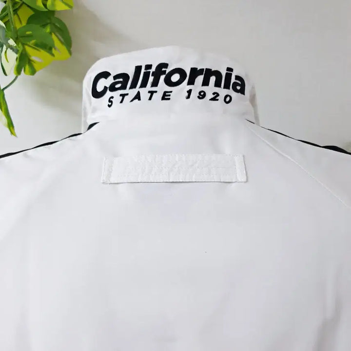[BUNJANG] Who.A.U Unisex Windbreaker Jacket Black White / 후아유 남여공용 바람막이 90 95 블랙화이트 S