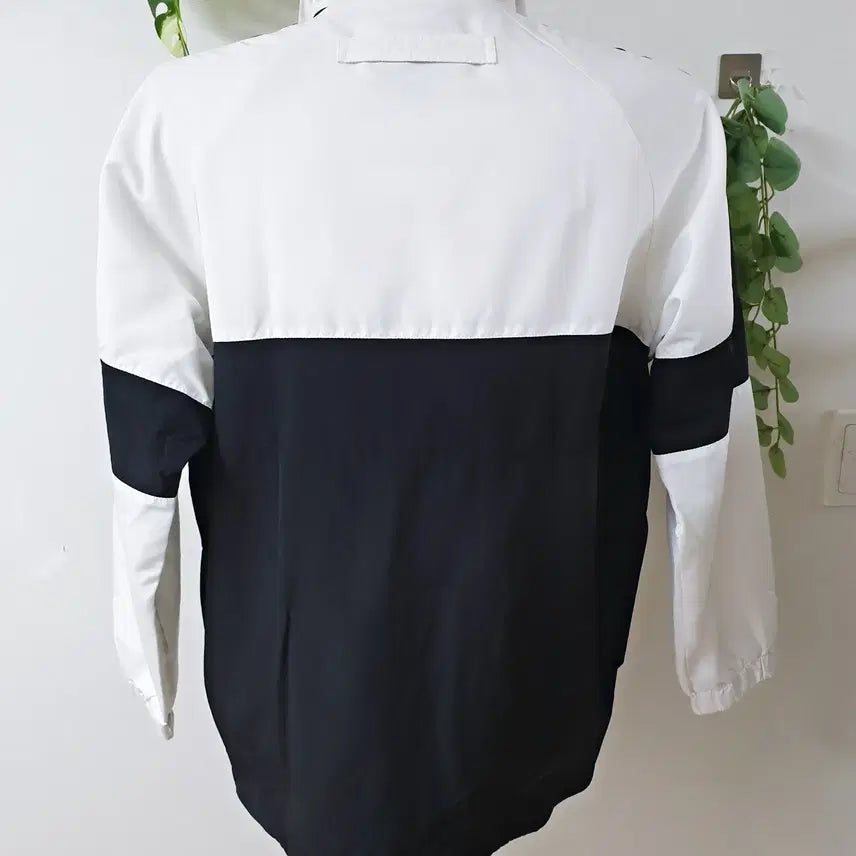 [BUNJANG] Who.A.U Unisex Windbreaker Jacket Black White / 후아유 남여공용 바람막이 90 95 블랙화이트 S