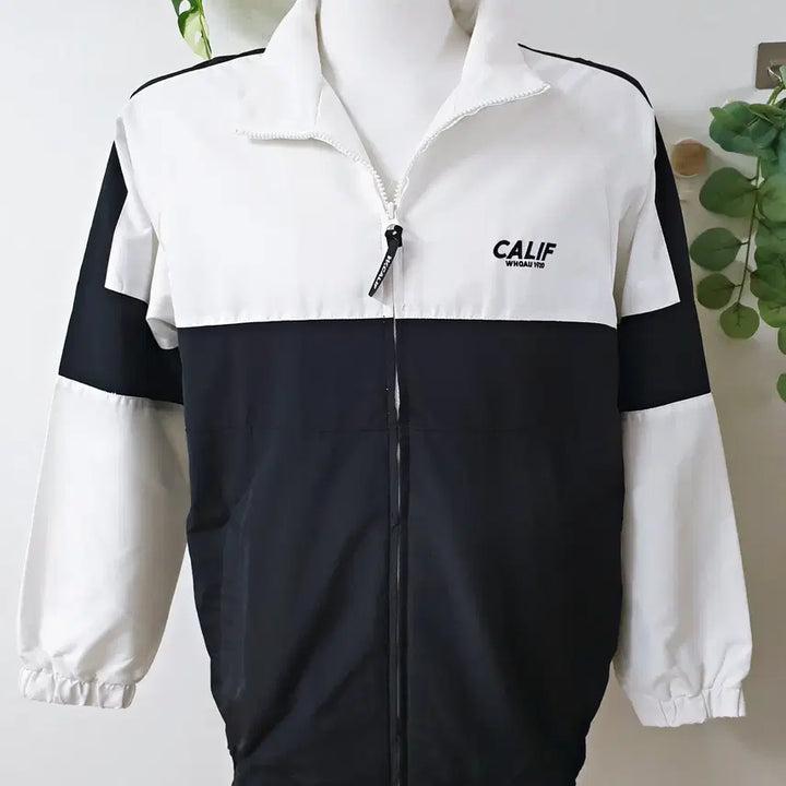 [BUNJANG] Who.A.U Unisex Windbreaker Jacket Black White / 후아유 남여공용 바람막이 90 95 블랙화이트 S
