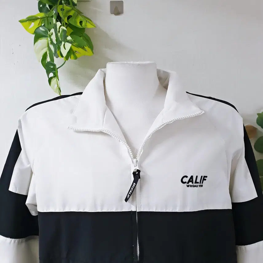 [BUNJANG] Who.A.U Unisex Windbreaker Jacket Black White / 후아유 남여공용 바람막이 90 95 블랙화이트 S