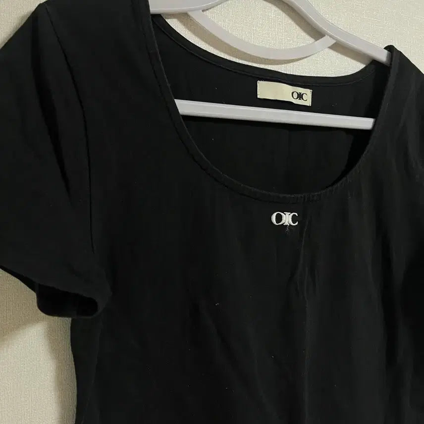 [BUNJANG] OiOi Black Short Sleeve T-shirt / 오아이오아이 블랙 반팔 티셔츠
