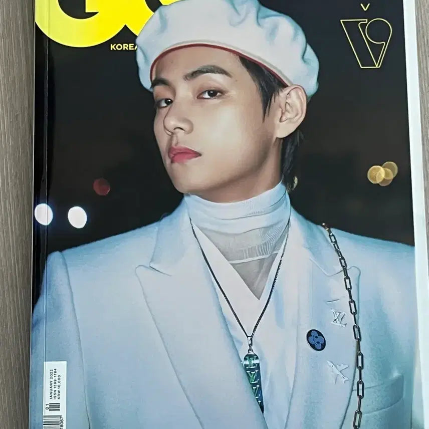 [BUNJANG] BTS V GQ Korea Magazine / (새상품)방탄소년단x지큐코리아 잡지(표지 태형 V)(원가이하)
