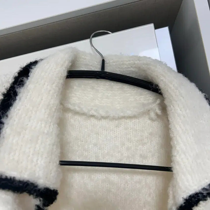 [BUNJANG] Manique Ivory Color Block Collar Cardigan / [옷정리] 매니크 아이보리 배색 카라 가디건
