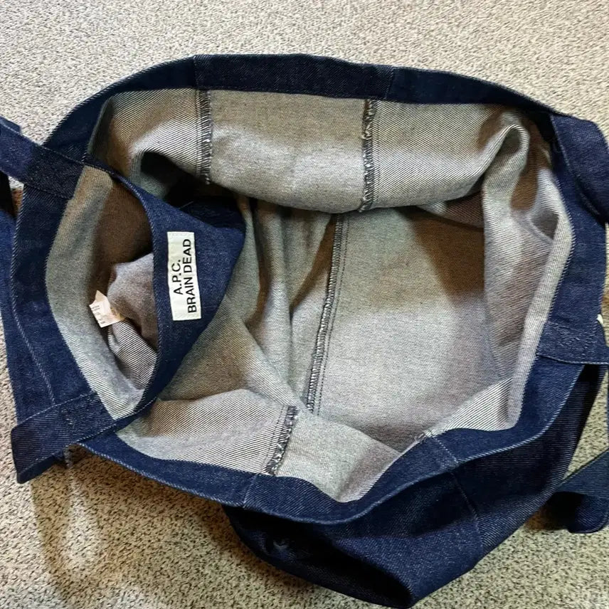 [SOLD OUT] A.P.C. 브레인 데님 토트백