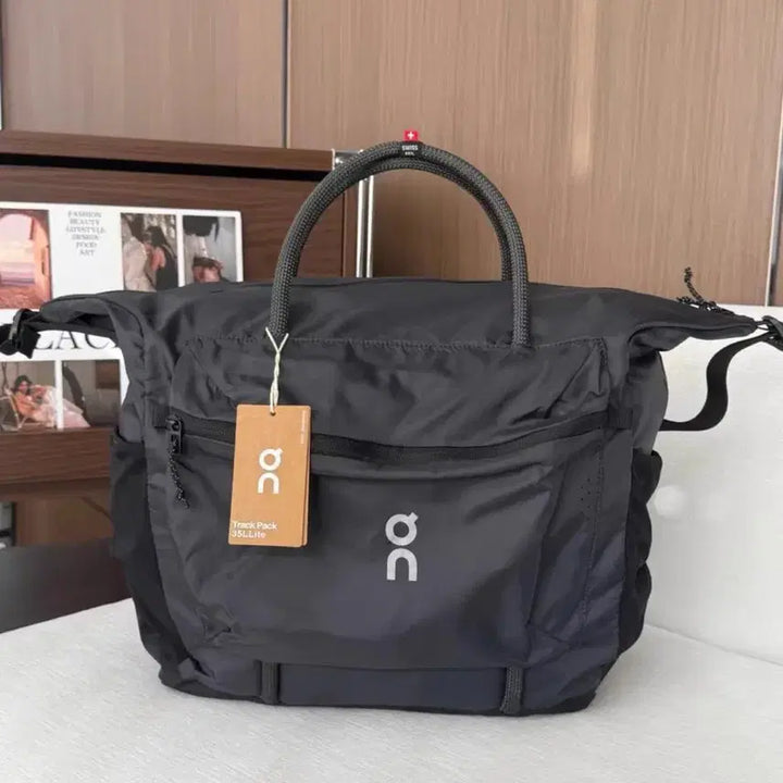 [BUNJANG] On Running Track Pack 35L Crossbody Bag / 신품 온 러닝 트랙 팩 35L 라이트 크로스백