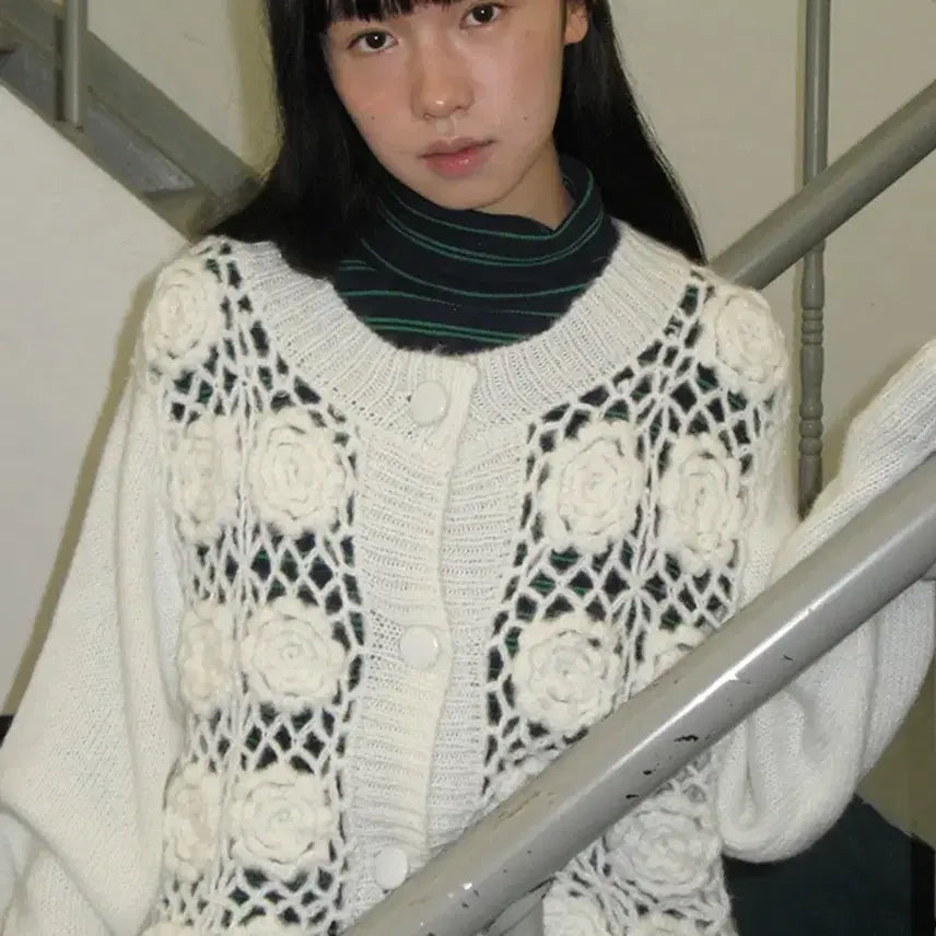 [BUNJANG] Ronron Flower White Cardigan / 론론 플라워 화이트 가디건