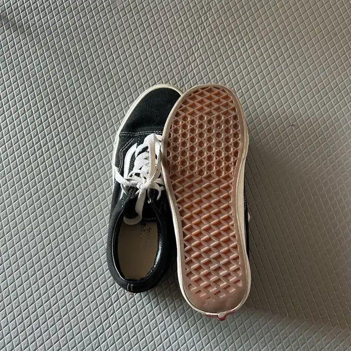 [BUNJANG] Vans Old Skool Black Sneakers 235 / Vans 올드스쿨 블랙 스니커즈 235