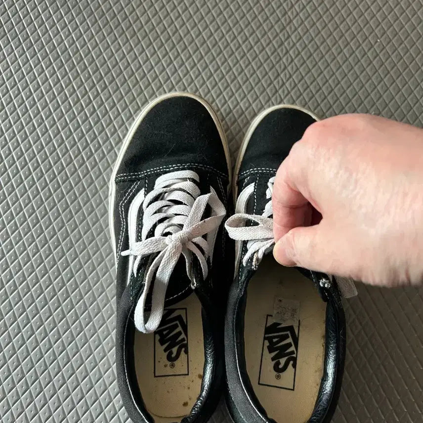 [BUNJANG] Vans Old Skool Black Sneakers 235 / Vans 올드스쿨 블랙 스니커즈 235