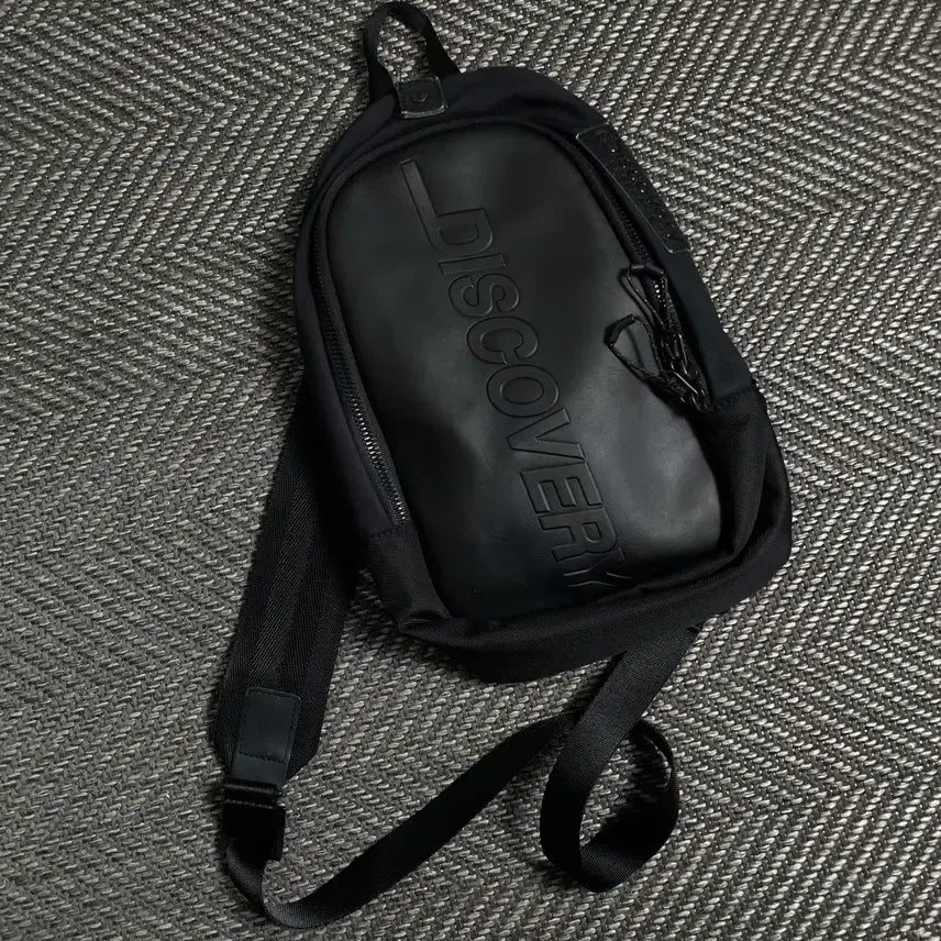 [BUNJANG] Discovery Mountain Deersome Round Sling Bag / 디스커버리 마운틴 디어썸 라운드 슬링백y 4849