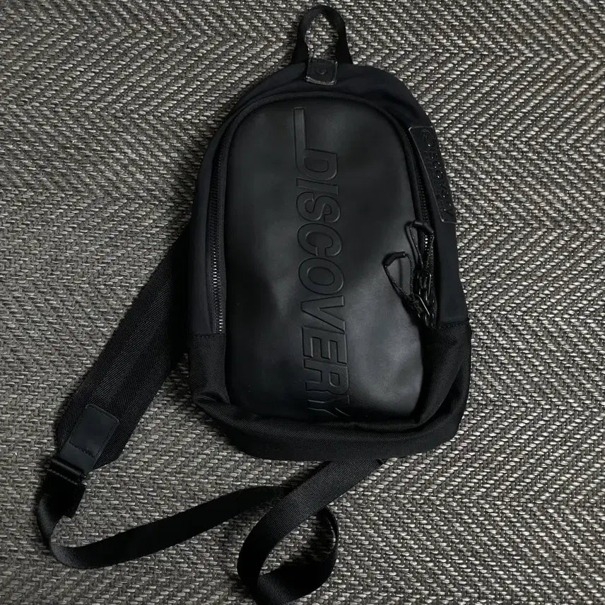 [BUNJANG] Discovery Mountain Deersome Round Sling Bag / 디스커버리 마운틴 디어썸 라운드 슬링백y 4849