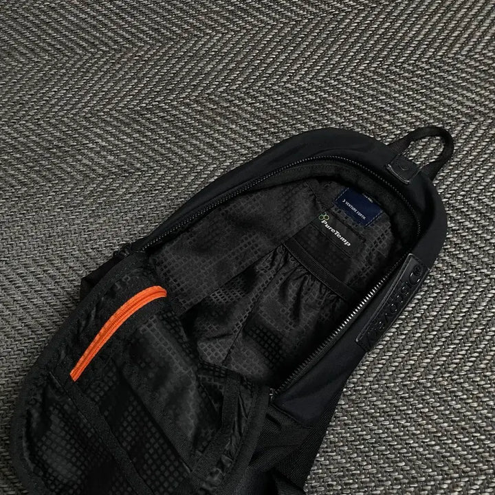 [BUNJANG] Discovery Mountain Deersome Round Sling Bag / 디스커버리 마운틴 디어썸 라운드 슬링백y 4849