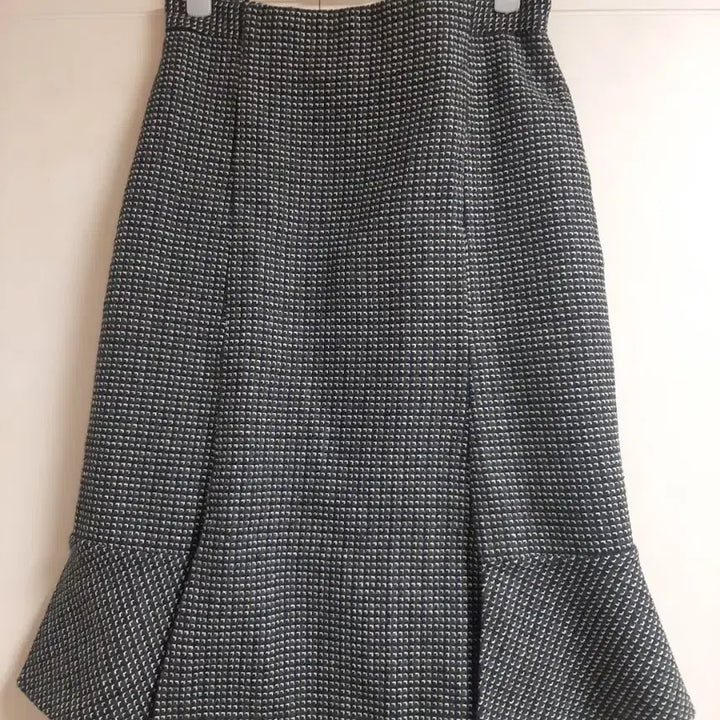 [BUNJANG] Tulip Mermaid Check Midi Skirt / 튤립 머메이드 체크 미디 스커트 55