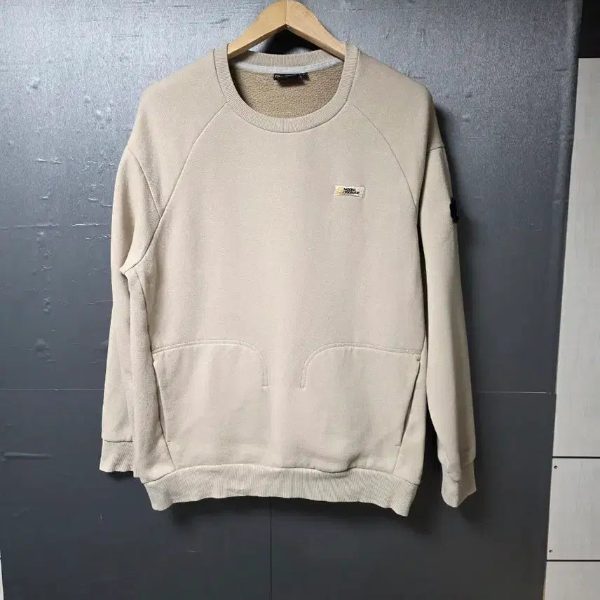 [SOLD OUT] 내셔널지오그래픽 베이지 맨투맨 티셔츠  사이즈 105