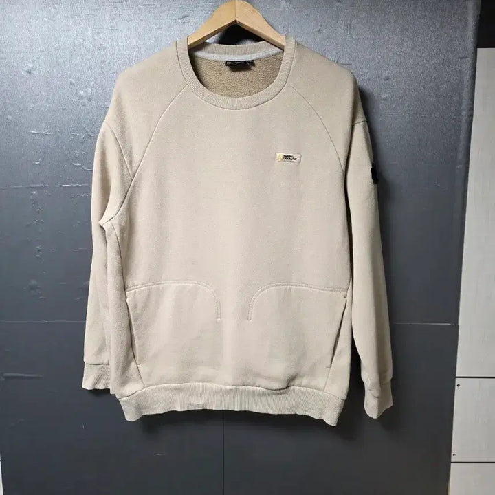 [SOLD OUT] 내셔널지오그래픽 베이지 맨투맨 티셔츠  사이즈 105