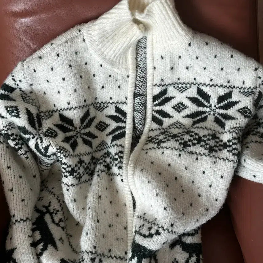 [BUNJANG] UINI Snow Flower Pattern Knit Cardigan / 유이니 눈꽃 패턴 니트 가디건