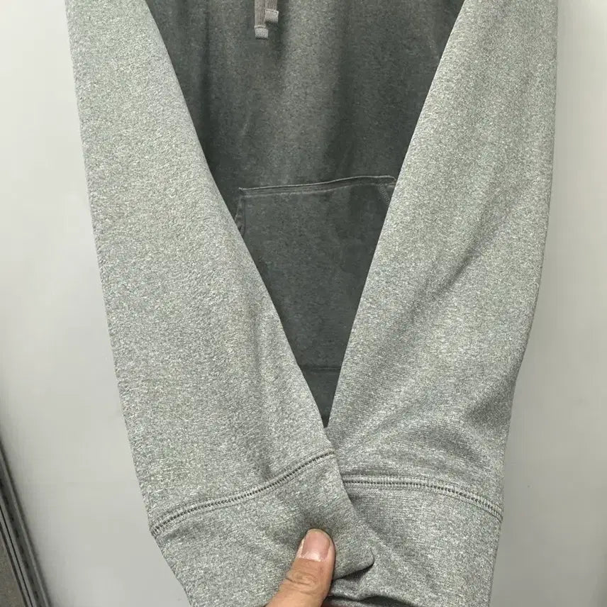 [BUNJANG] Nike Therma-FIT Fleece Hoodie (Size 100) / [만원 아라비아빈티지]나이키 Therma-FIT 기모 후드티 100