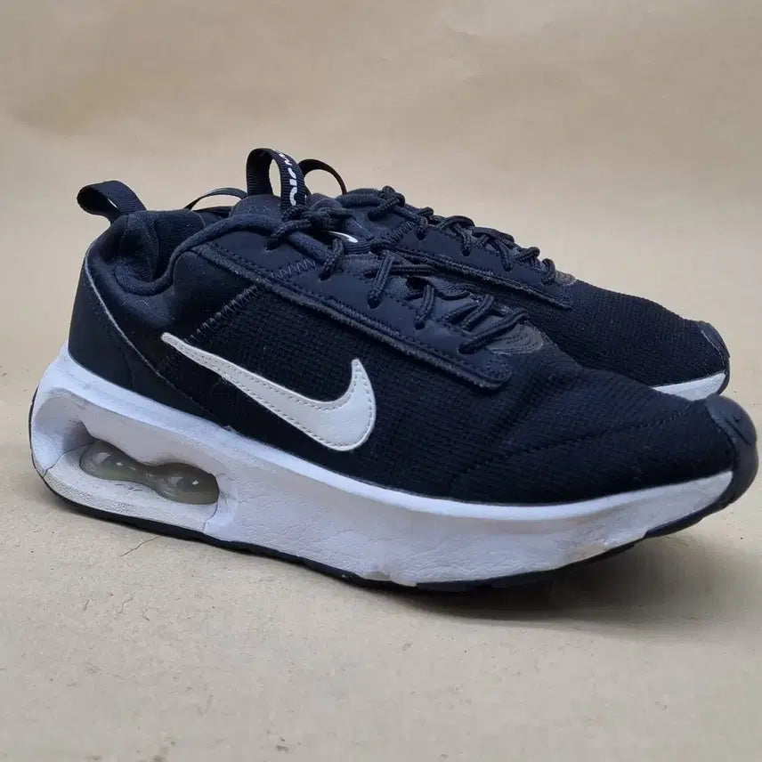 [BUNJANG] Nike Air Max Interlock Sneakers 245 / 나이키 에어맥스 인터락 운동화 245