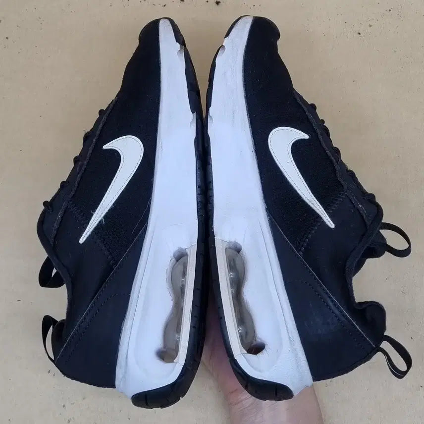 [BUNJANG] Nike Air Max Interlock Sneakers 245 / 나이키 에어맥스 인터락 운동화 245