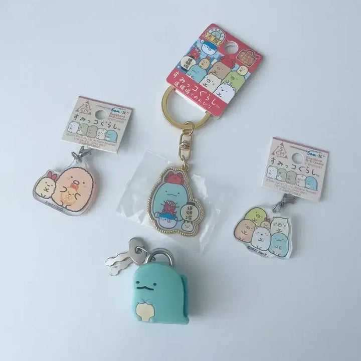 [BUNJANG] Sumikko Gurashi Tokage Lock and Keyring Bundle Set / [일괄] 정품 스밋코구라시 토카게 자물쇠 외 키링