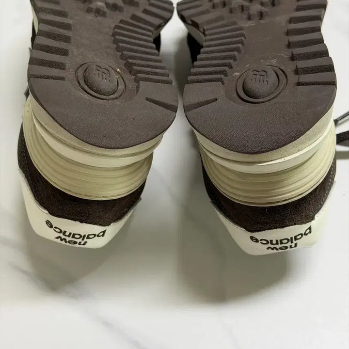 [BUNJANG] New Balance 574 Legacy Brown Sneakers / 뉴발란스 574 레거시 브라운 240사이즈 (크림구매 박스풀