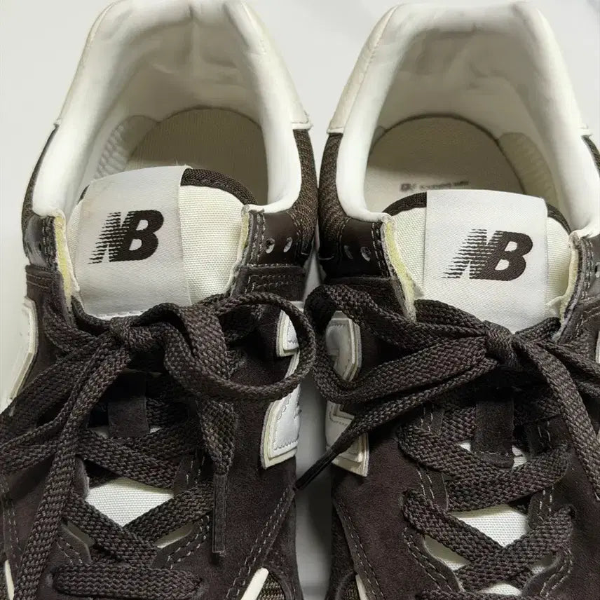 [BUNJANG] New Balance 574 Legacy Brown Sneakers / 뉴발란스 574 레거시 브라운 240사이즈 (크림구매 박스풀