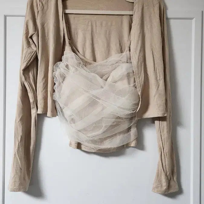 [BUNJANG] Beige Tutu Crop Cardigan Set / 베이지 튜튜 크롭 가디건 세트 새상품