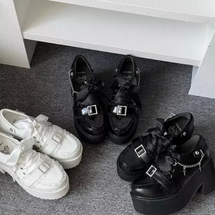 [BUNJANG] Platform High Heel Shoes with Cross Chain and Ribbon / 양산형 지뢰계 하이힐 플랫폼 슈즈 십자가 체인 리본 장식 슈즈(2컬러)