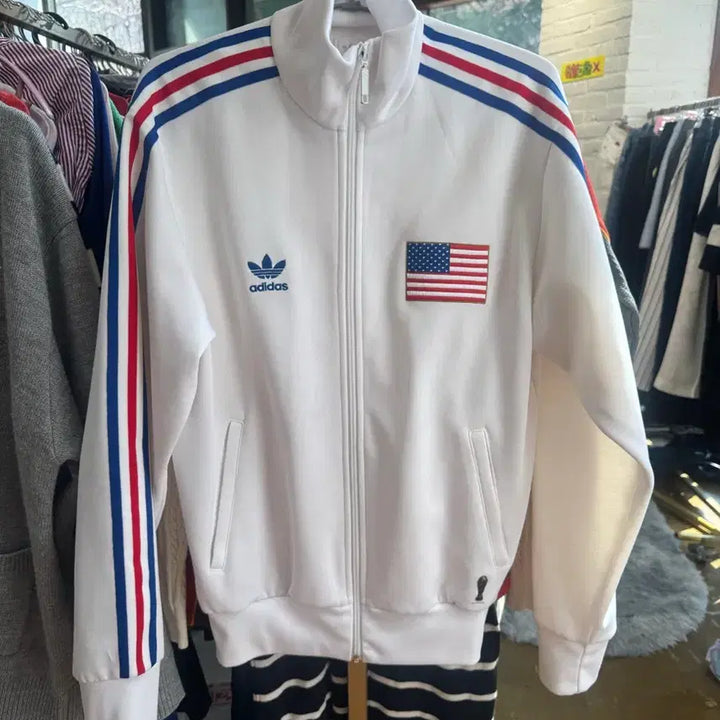 [BUNJANG] Adidas White Track Top with American Flag Patch / 아디다스 흰색 트랙탑 + 미국 국기 패치