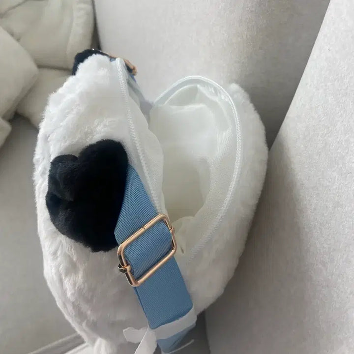 [BUNJANG] Nongdamgom Pug Plush Bag / 농담곰 퍼그 인형 기방